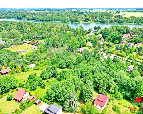 Działka na sprzedaż niedaleko jeziora!
