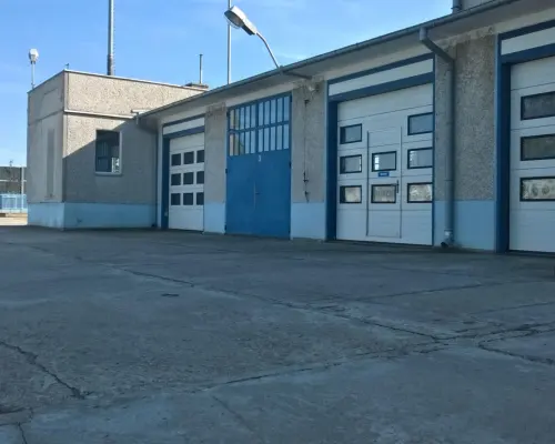 Górna - dom z warsztatem samochodowym