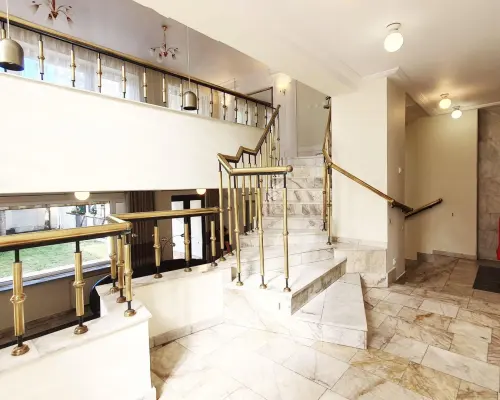 Julianów - do wynajęcia dom 300 m2 dwa garaże
