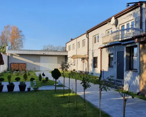 Polesie - dom z warsztatem samochodowym