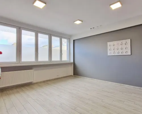 Górna / Dąbrowa - lokal o pow. 98 m2 I piętro
