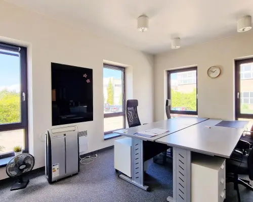 Pabianice - magazyn z biurami 360 m2 parter