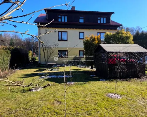 Ustroń | Dom wolnostojący | 328 m² | 11 pokoi | działka 758 m²  PODSTAWOWE PARAMETRY  Powierzchnia użytkowa: ok.