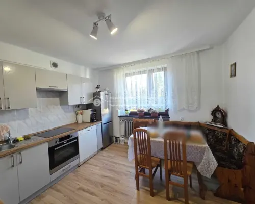 Ustroń | Dom wolnostojący | 328 m² | 11 pokoi | działka 758 m²  PODSTAWOWE PARAMETRY  Powierzchnia użytkowa: ok.