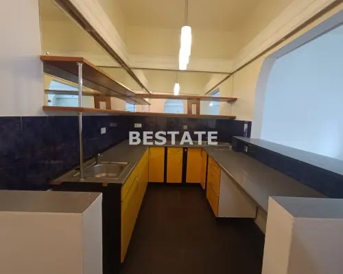 Lokal, 103m2, centrum,duża witryna,parking