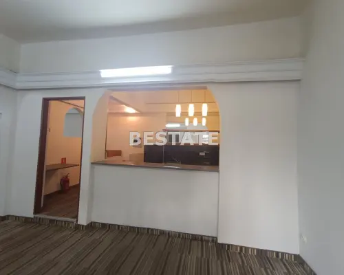 Lokal, 103m2, centrum,duża witryna,parking
