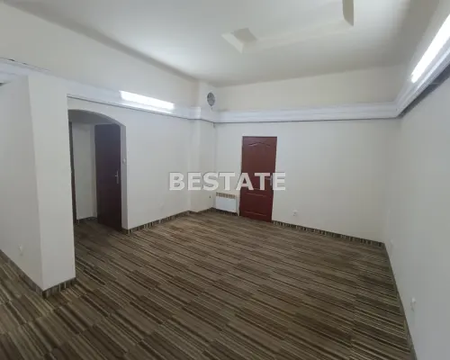 Lokal, 103m2, centrum,duża witryna,parking