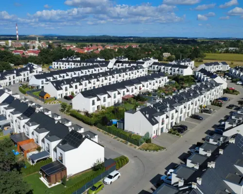Dom szeregowy, ogródek, garaż
