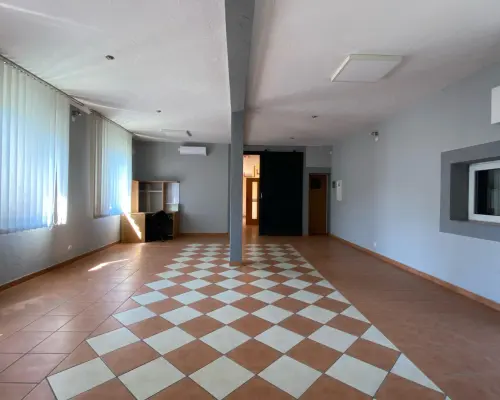 Lokal 84m2 z miejscem parkingowym