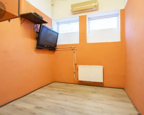 Lokal - Hala 180m2, działka 1200m2