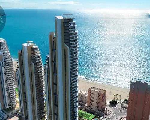Wytworny apartament przy plaży z widokiem na morze