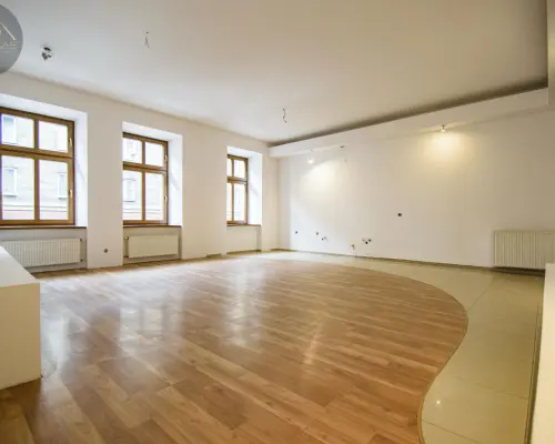 98M2/ 3 POKOJE/ I PIĘTRO/ CENTRUM