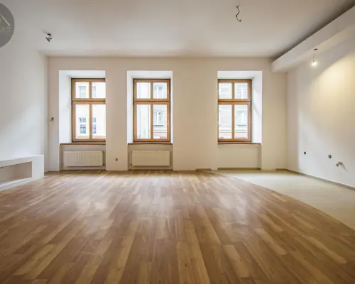98M2/ 3 POKOJE/ I PIĘTRO/ CENTRUM