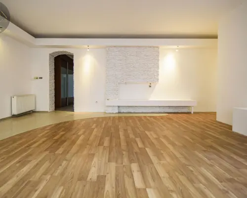 98M2/ 3 POKOJE/ I PIĘTRO/ CENTRUM