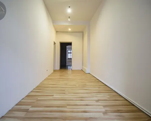 98M2/ 3 POKOJE/ I PIĘTRO/ CENTRUM