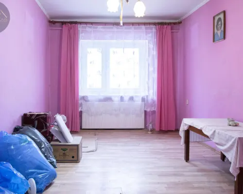 2 pokojowe mieszkanie do remontu z garażem