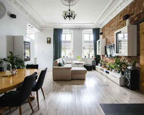 2 POKOJE/ 70,6M2/ PARTER
