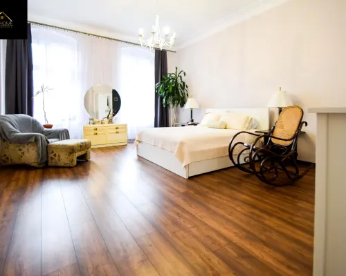 136m2, 4 pokoje, I piętro, 2 balkony