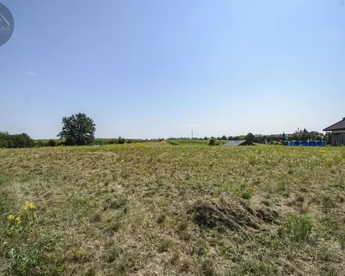 Działka z widokiem na góry i Świdnicę