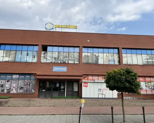 Market budowlano-przemysłowy w centrum Dęblina..