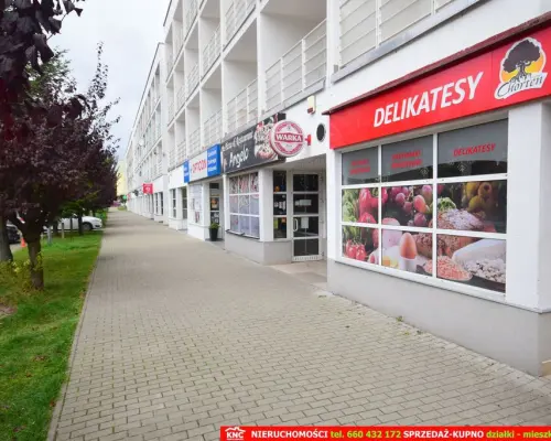Lokal handlowo-usługowy w świetnej lokalizacji.