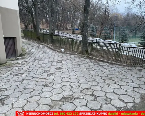 Garaż w budynku ul. Kalinowszczyzna.
