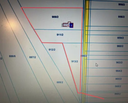 Działka 6462 z widokiem na muzeum w Czarnolesie