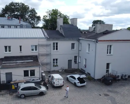 Kompleks budynków przy ul. 6 Sierpnia w Puławach..