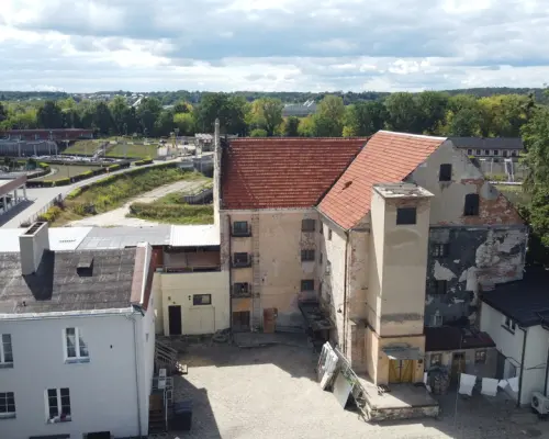 Kompleks budynków przy ul. 6 Sierpnia w Puławach..