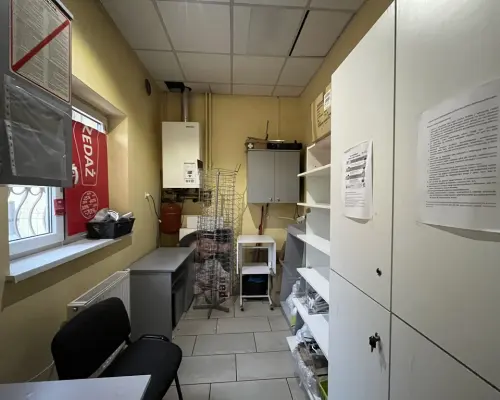 Lokal handlowy 180 m kw.  w centrum Dęblina.