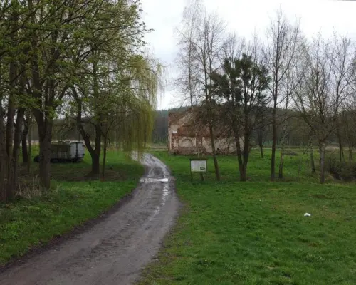 Działka 35 ha z ruinami papierni w Celejowie.
