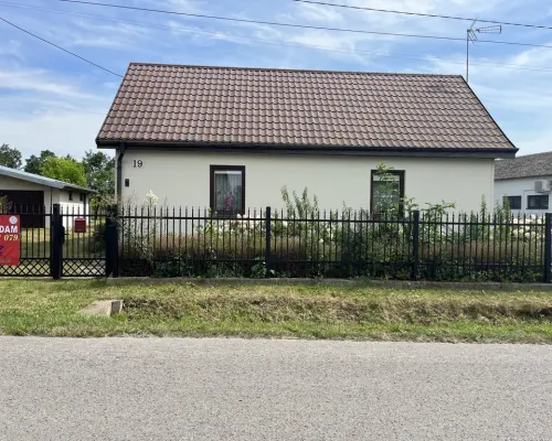 Dom z drewna  w Zielonce Starej pod Zwoleniem.