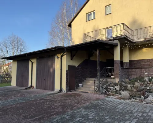 Dom 286 mkw z częścią handlową 230 mkw w Dęblinie.
