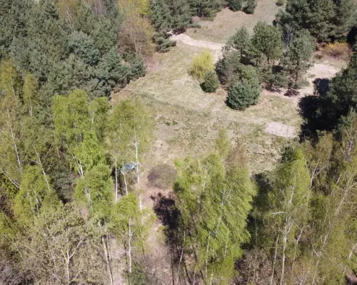 Działka 3117 m2 pośród drzew w Kowali gm. Puławy.