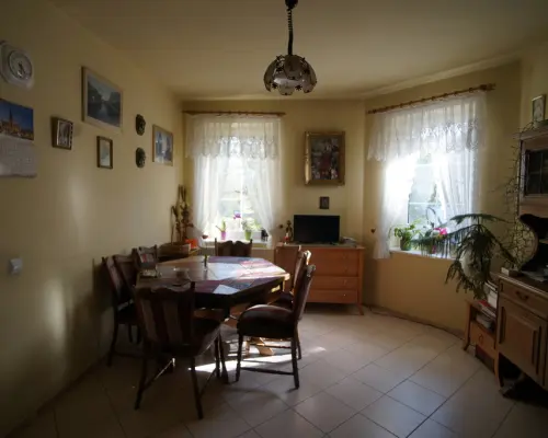 Atrakcyjny Dom do mieszkania i biznesu