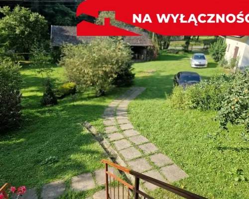 Dom w uroczym zakątku, pośród lasów i górek