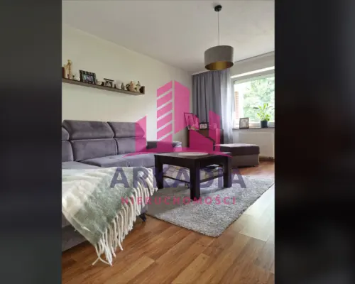 ok.52m2, parter, miejsce postojowe, 2 pokoje