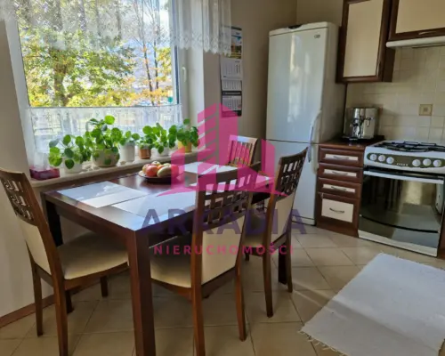 ok.52m2, parter, miejsce postojowe, 2 pokoje
