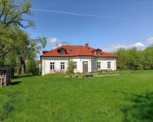 Zabytkowy dworek z przełomu XIX i XX w. w Świdniku