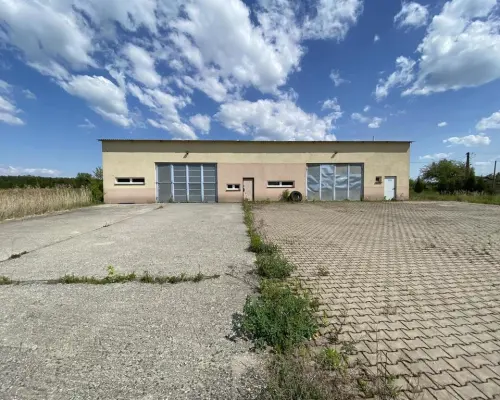 Hala produkcyjno-warsztatowa 209 m kw. gm. Przyłęk