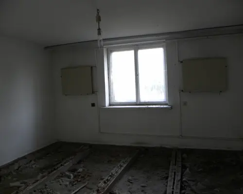 Dom  120 m kw w Baryczy Nowej pow. Zwoleń.