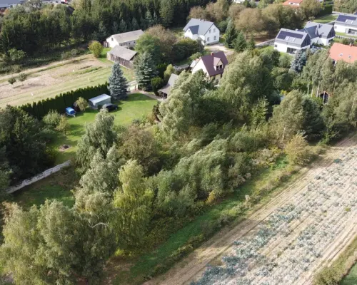 Praktyczne wymiary,zaciszna lokalizację, dużo ziel