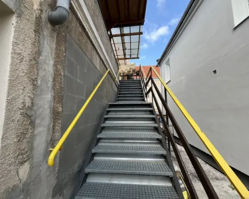 Restauracja "REJS" ul. Portowa 2  w Puławach.