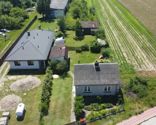 Dom 50 m2  na działce w m. Babilon gm. Lipsko.