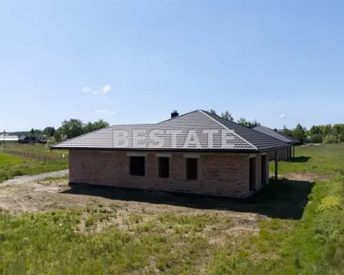 Istnieje możliwość zakupu nieruchomości w pełni wykończonej i gotowej do zamieszkania!   Dom W Malowniczej Okolicy - Cisza, Z
