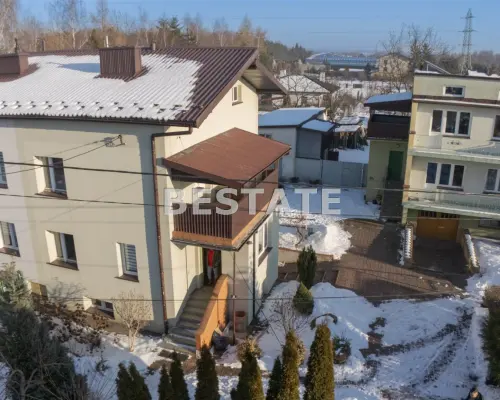 Przedstawiamy atrakcyjną ofertę domu jednorodzinnego o powierzchni użytkowej 97 m2, położonego w Zbylitowskiej Górze, na