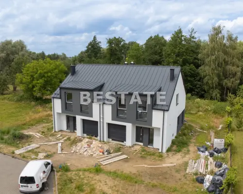 DOM na sprzedaż – Bliźniak z działką 900m²