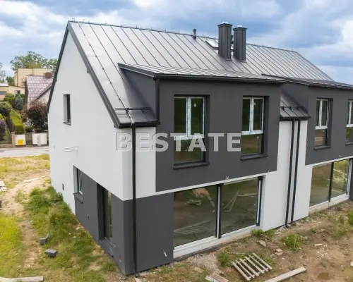 DOM na sprzedaż – Bliźniak z działką 900m²