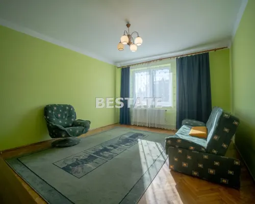 Dom z poddaszem użytkowym na 10,7-arowej działce - Zgłobice koło Tarnowa  Na sprzedaż  parterowy dom z użytkowym poddaszem o
