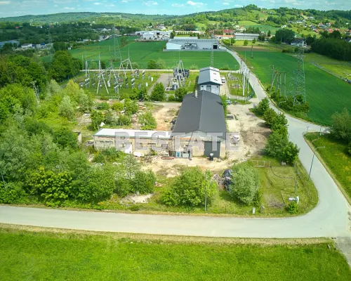 Budynek z magazynem ok. 500m2 w Tuchowie